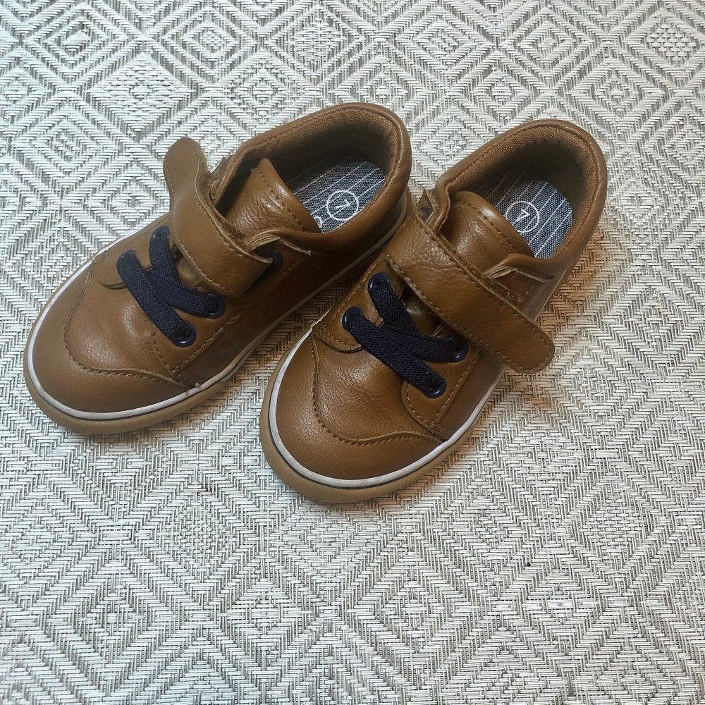 Cat & Jack Brown Gum Sole Sneakers 7C